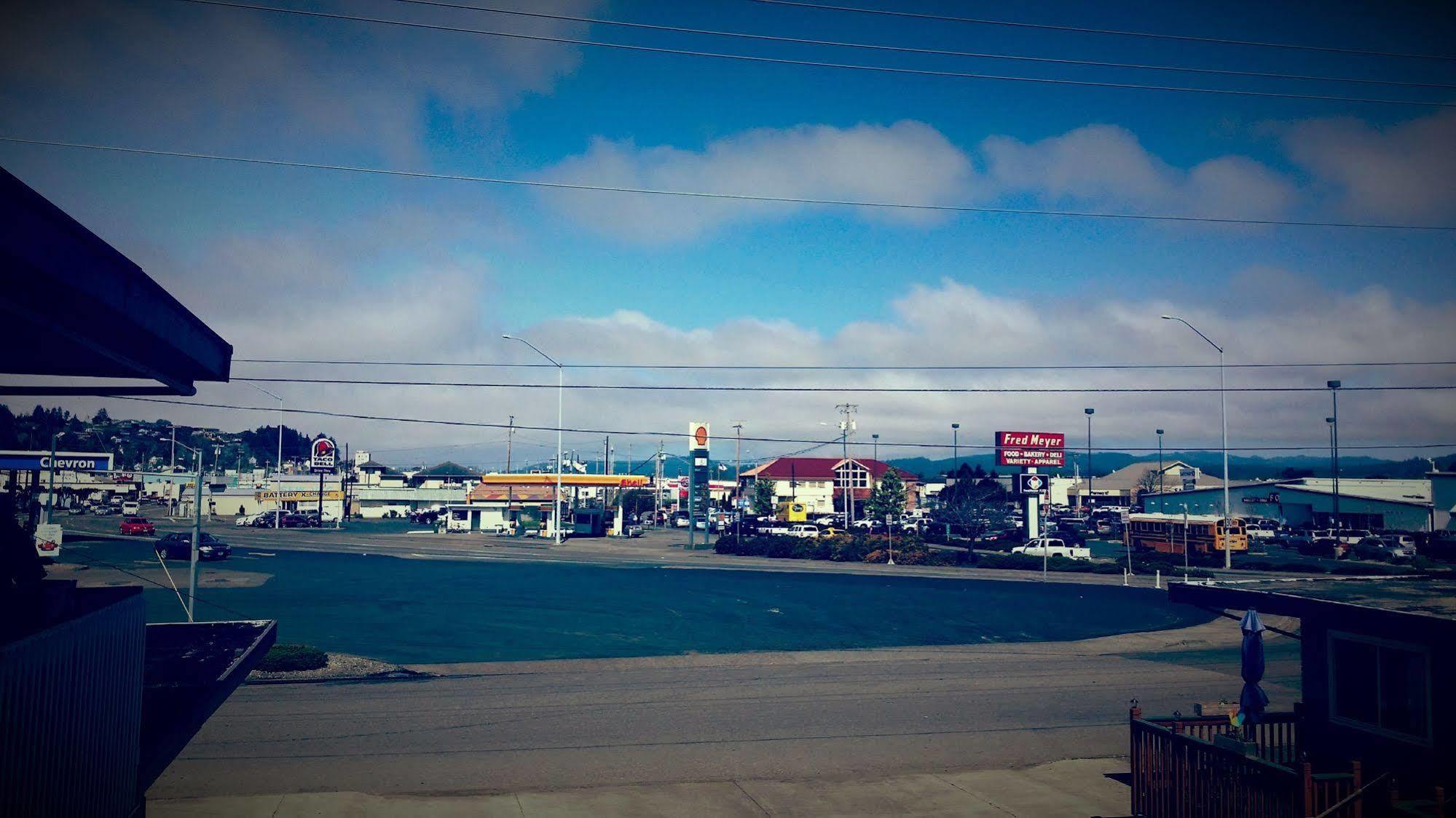 Terrace Motel Coos Bay Exterior foto
